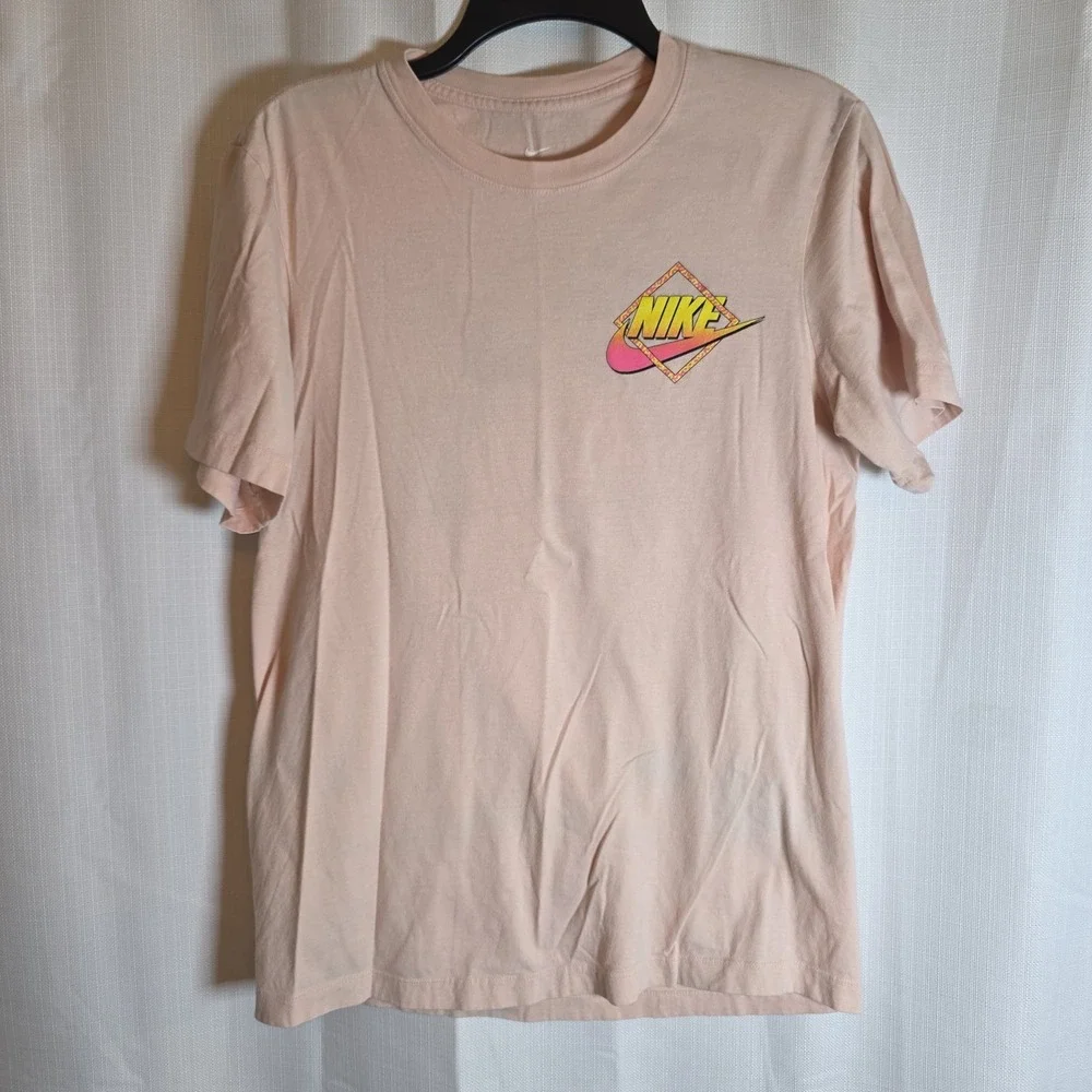 Nike Air Iguana Men's S‎ T-Shirt 90's Retro Style Nike Graphic Tee The Nike Tee